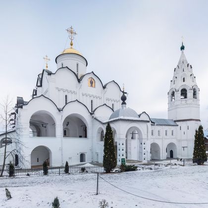俄罗斯苏兹达尔圣母修道院+圣袍修道院+古贸易长廊+苏兹达尔克里姆林+木造建筑博物馆一日游