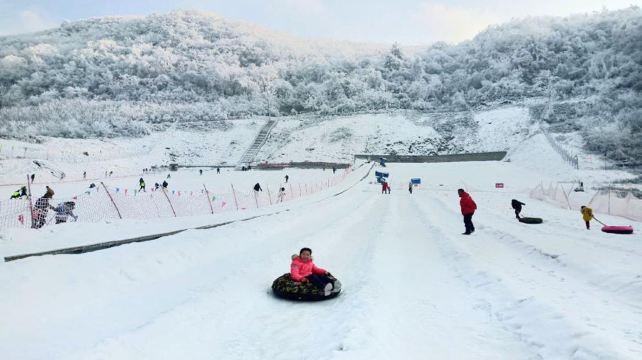 襄阳梅花寨云海滑雪场