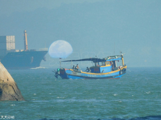 厦门趣拍“渐盈凸月”