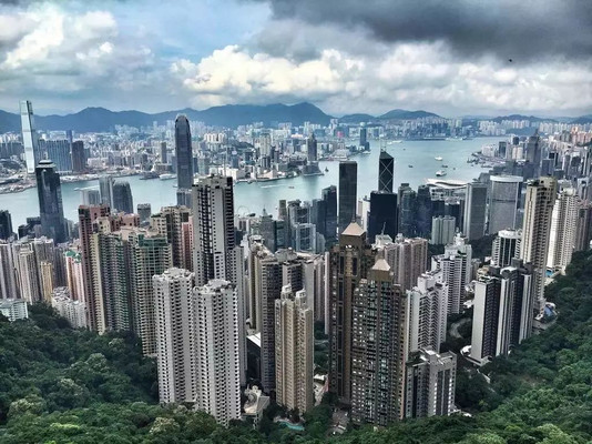 入住香港最火的全玻璃酒店,竟然把自己睡成了“网红”!
