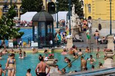 布达佩斯-juki235