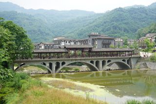 青山绿水环抱的古镇--斜源镇