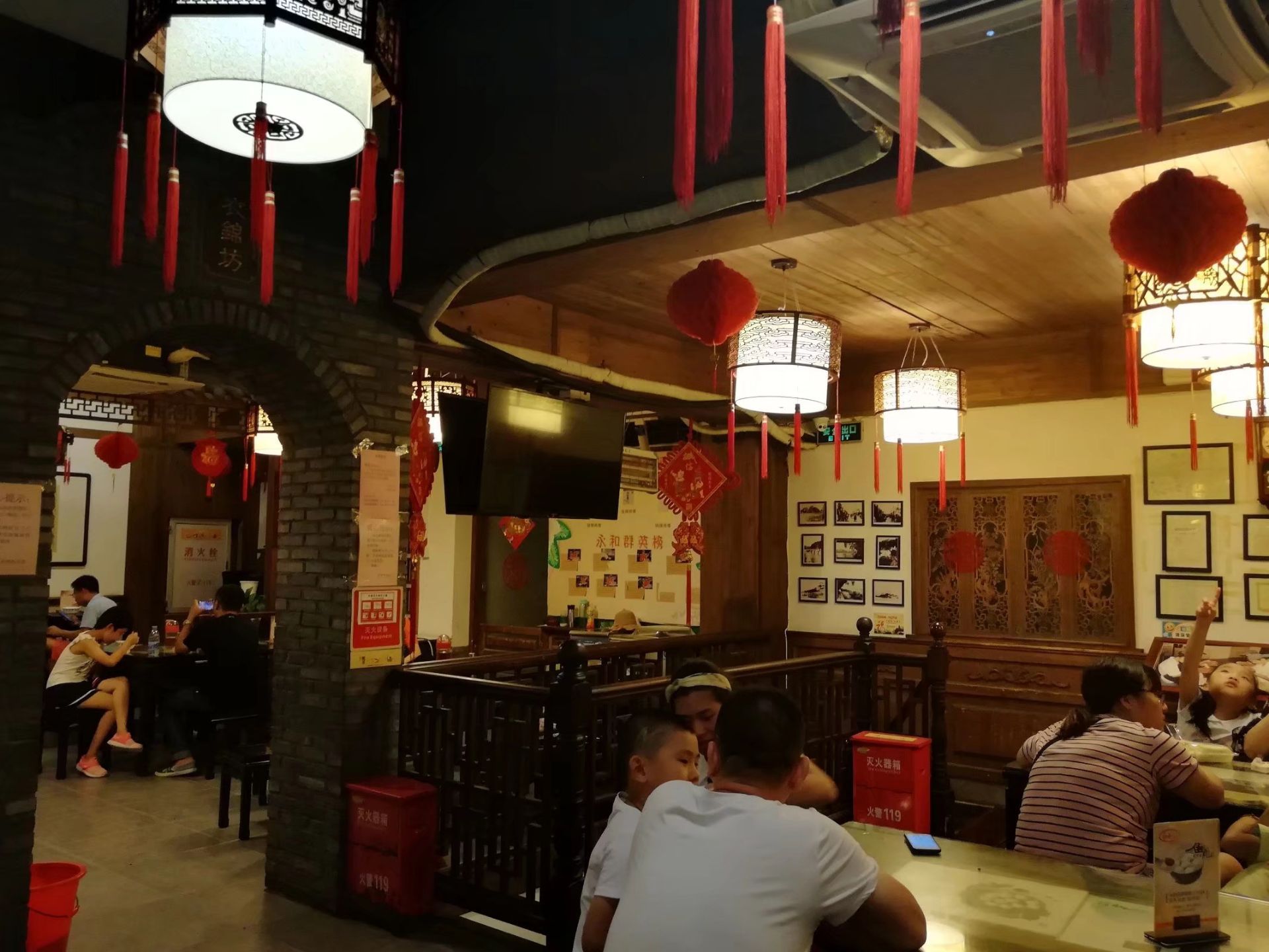 【廣州覓食】后街唐廚．懷舊與現代風格並存的中式打卡餐廳 | 漁夫豬寶 - 出走遊記 | 旅遊嘆世界 - fanpiece