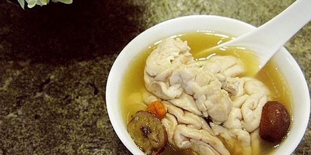Pork brain soup with gastrodia and goji berries