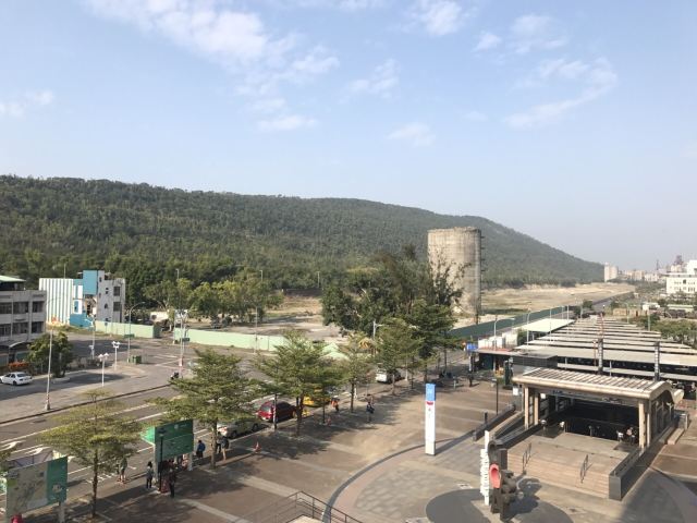 半屏山