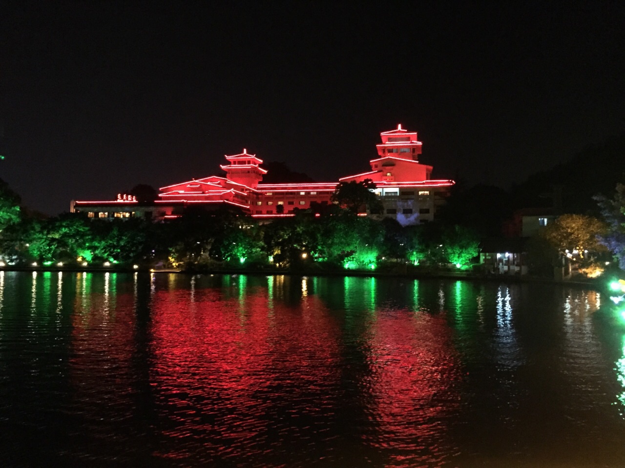 流光溢彩桂林夜
