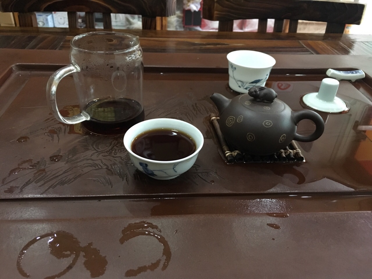 依加先得閒坐低嘆番杯