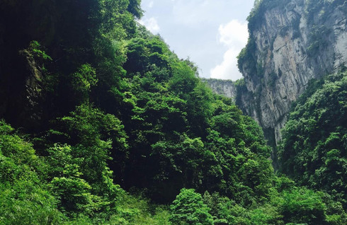 脚踩西瓜皮 闺蜜团随心游重庆