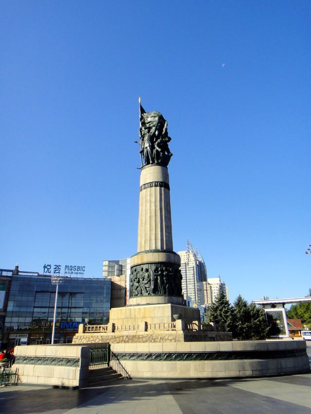 방홍(팡훙) 기념탑