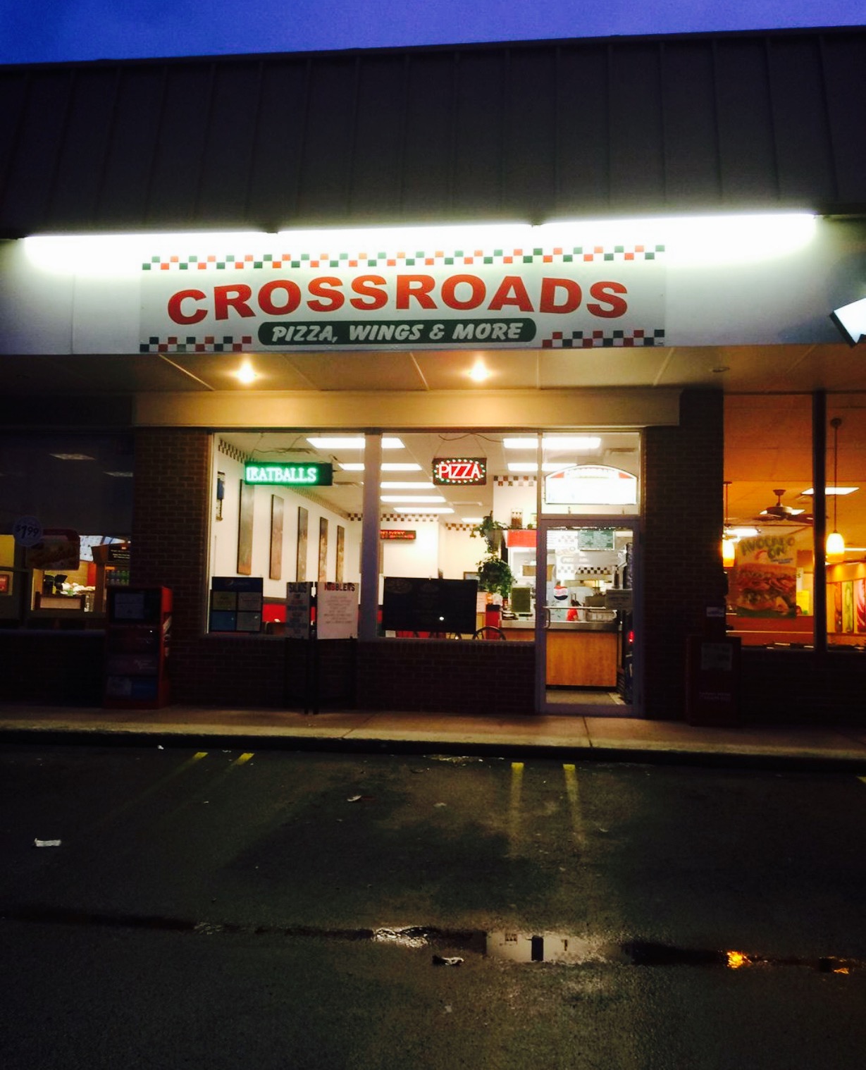 Crossroads Pizza Wings & More