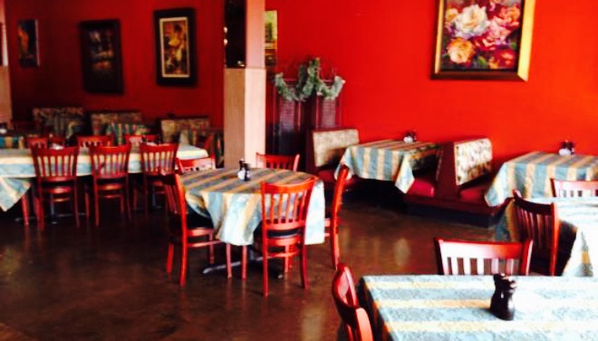 On The Sidewalk Bar & Grill餐厅图片