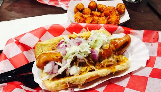 Steve’s Snappin’ Dogs