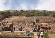 七叶窟 ལོ་མ་བདུན་གྱི་རི་ཕུག།景点图片