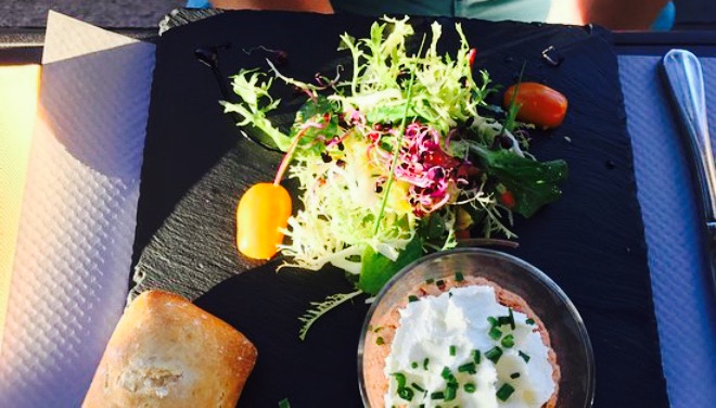 Les Pieds Dans l'Eau