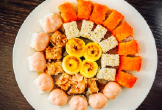 Nashi Sushi美食图片