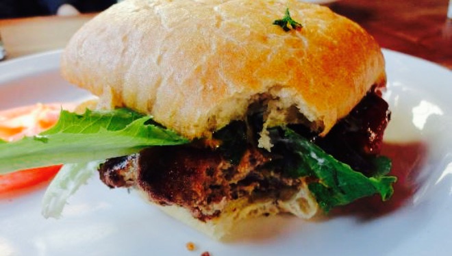 Tree-House Cafe餐厅图片