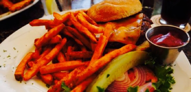 Oak Creek Brewery & Grill餐厅图片