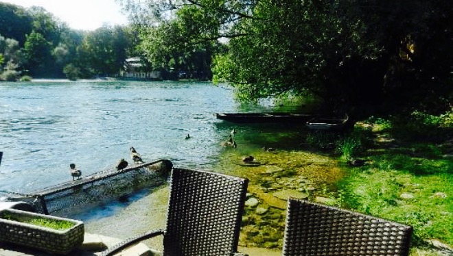 River Una Restaurant