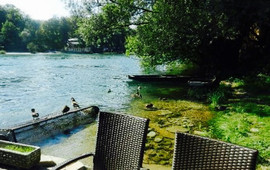 River Una Restaurant