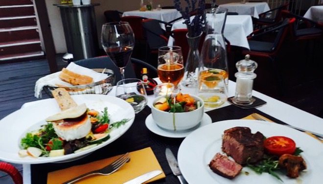 Cafe & Restaurant La Famille餐厅图片