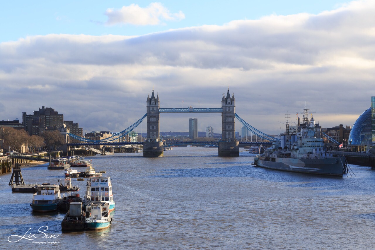 来泰晤士河畔享受伦敦的阳光