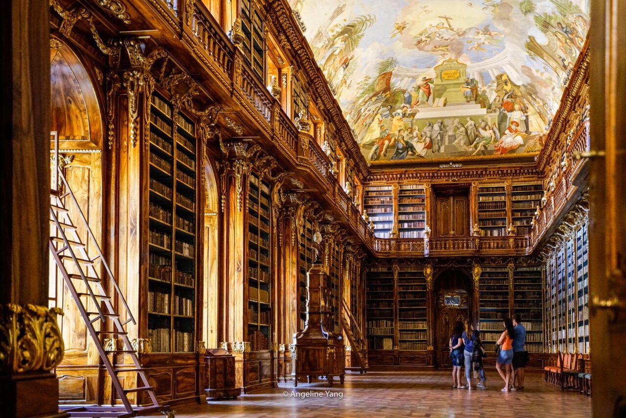 世界最美图书馆之一，斯特拉霍夫修道院