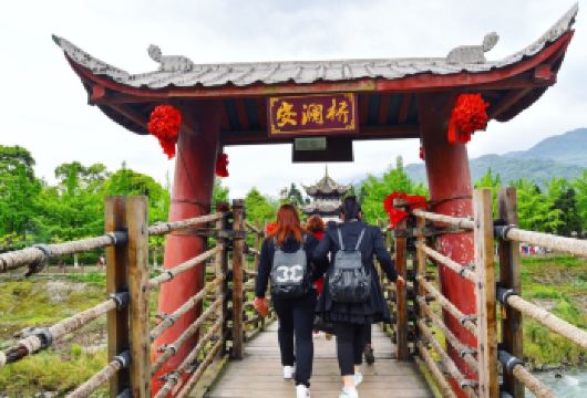 都江堰+熊猫谷一日游纯玩无购物+赠川剧表演+上门接+特色中餐【赠送特色餐+川剧表演】