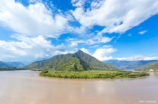 Yunnan's Mountain and Lake Journey