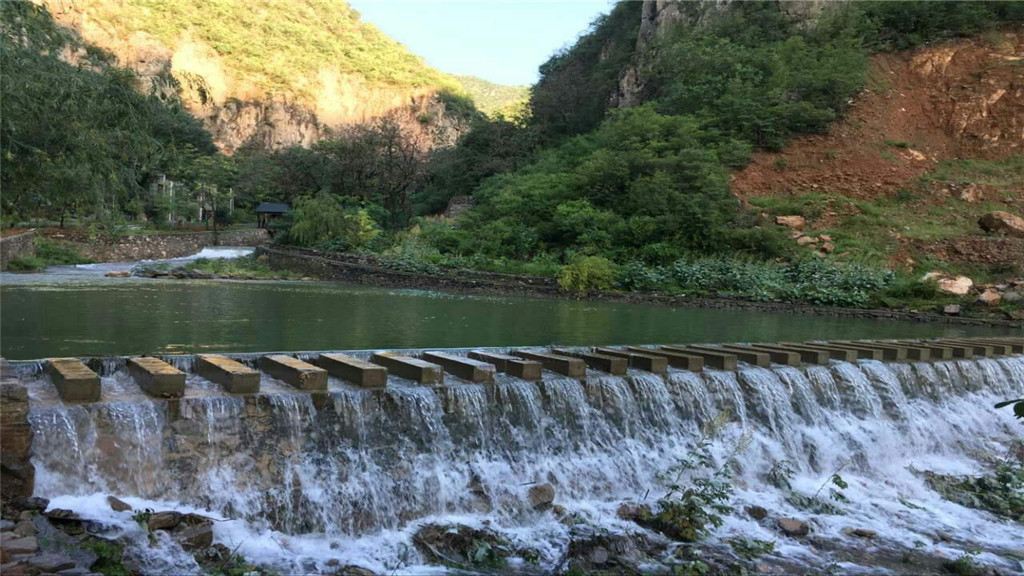 龙卧岩景区景点图片