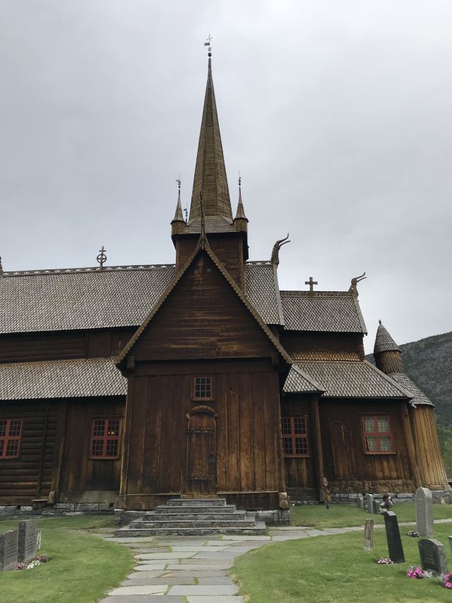 Lom Stave Church
