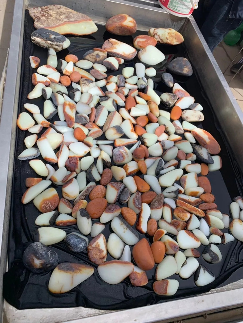 带你领略新疆和田玉石巴扎的千姿百态