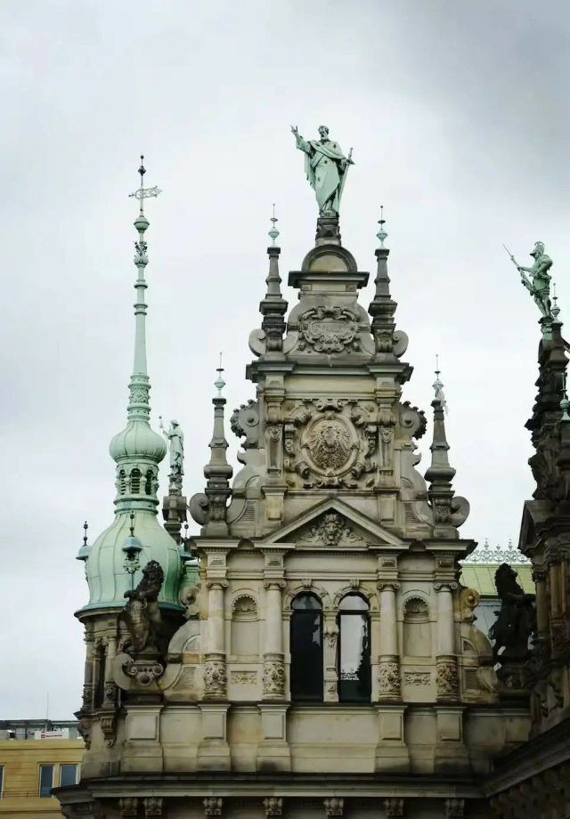 함부르크 시청 Attractions - 함브루크 Travel Review -2020년 3월 23일Travel Guide