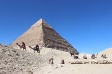 孟卡拉金字塔-Nazlet El-Semman-Cherry2009