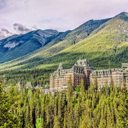 加拿大温哥华+基洛纳+坎卢普斯+班夫国家公园+幽鹤国家公园+贾斯珀国家公园10日9晚拼小团