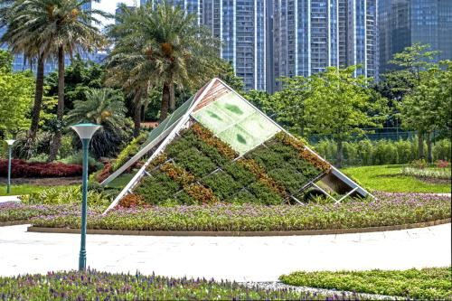 Hongcheng Park (East Gate)