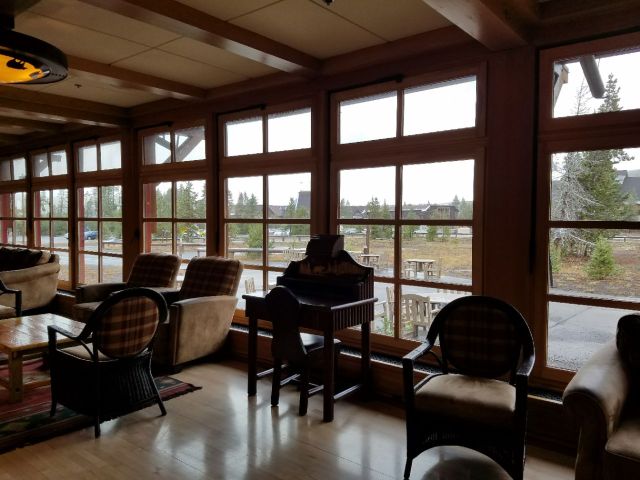 Old Faithful Lodge Cafeteria & Bake Shop