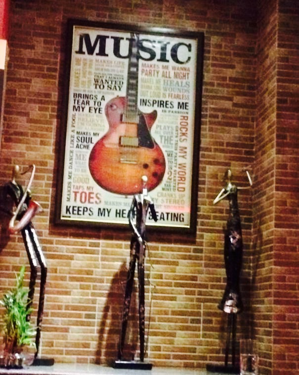 Hi Spirits Cafe & Pub