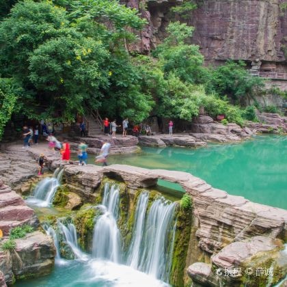 河南郑州+少林寺+洛阳龙门石窟+云台山+万仙山景区+中华影视村-郭亮村+老君山景区+开封10日9晚跟团游