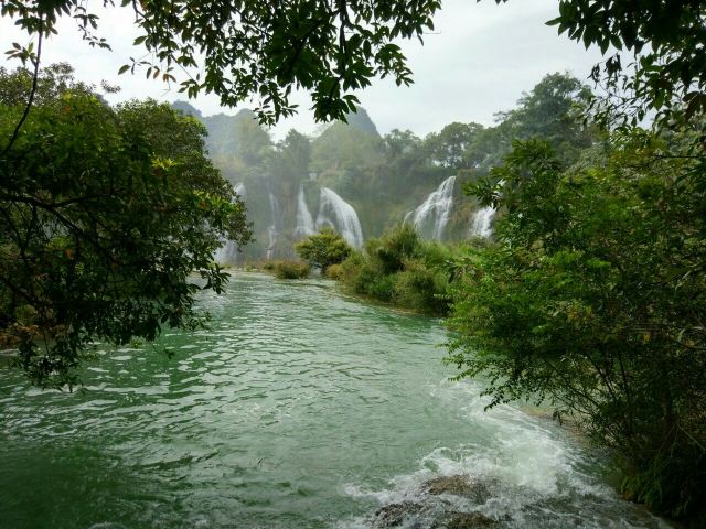 Detian Transnational Waterfall Scenic Area