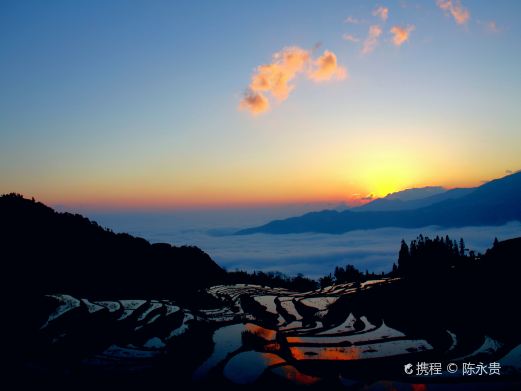 撒玛坝万亩梯田景区