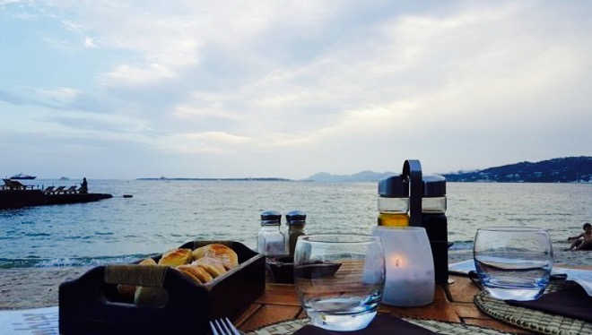 Plage le Colombier餐厅图片