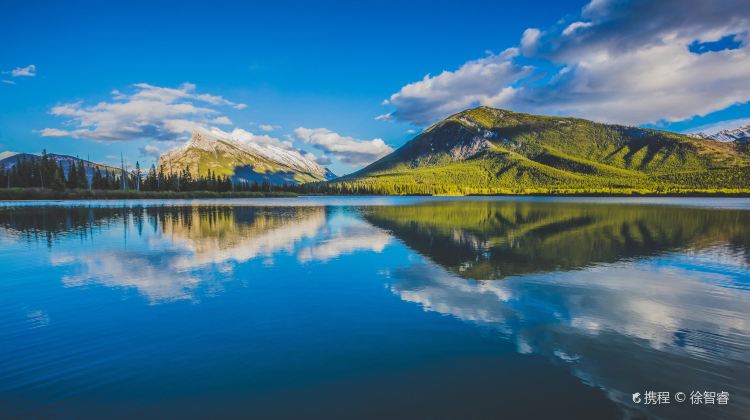 5-Day Summer Rockies Tour·2 National Parks, 5 Lakes & Columbia Icefield | Optional Banff Gondola | Airport Transfers Included