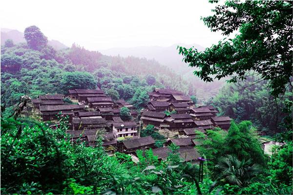 江边村