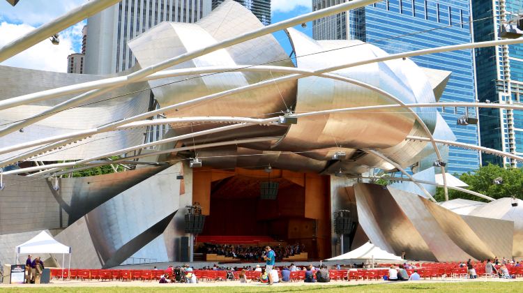 5-Day Great Lakes Adventure from Chicago·Chicago, Milwaukee, Lake Superior, Lake Huron & Lake Michigan | Breakfasts Included