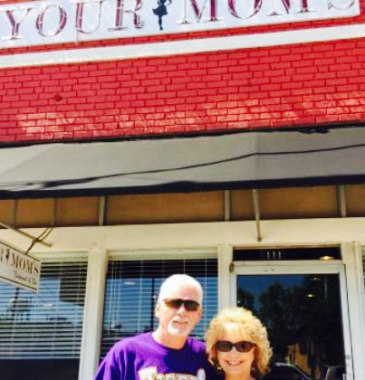 Our Mom's Bar and Grill餐厅图片