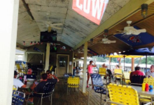 Quarterdeck Waterfront Restaurant美食图片