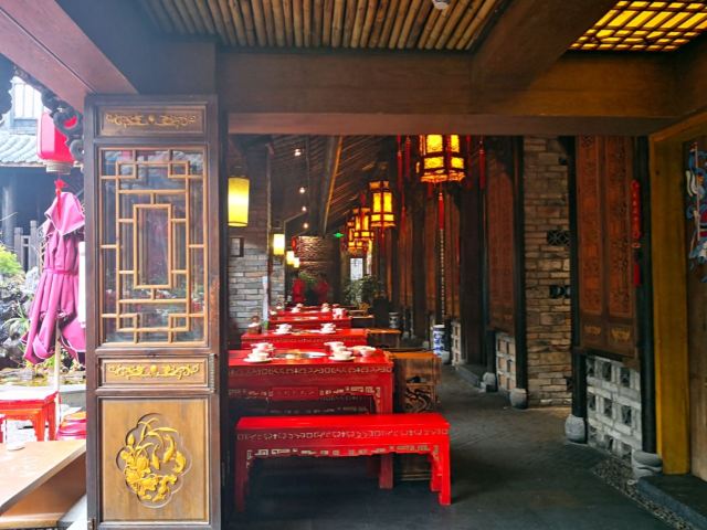 小龍翻大江火鍋酒樓(寬窄店)