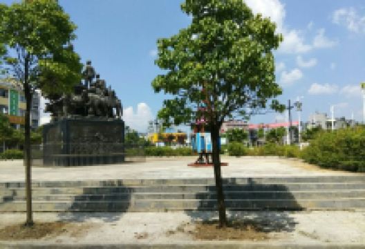 青山镇农民文化广场景点图片