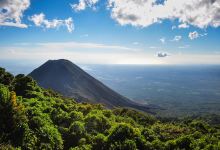 Izalco Volcano景点图片