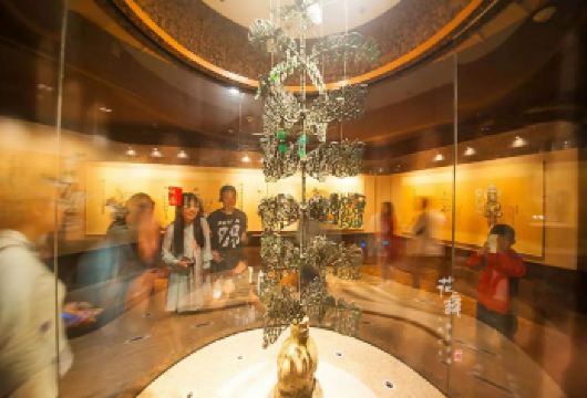 三星堆+乐山大佛一日游【2-8人独立小团+含门票+上门接送】【酒店上门接送+5-9座车品质出行】